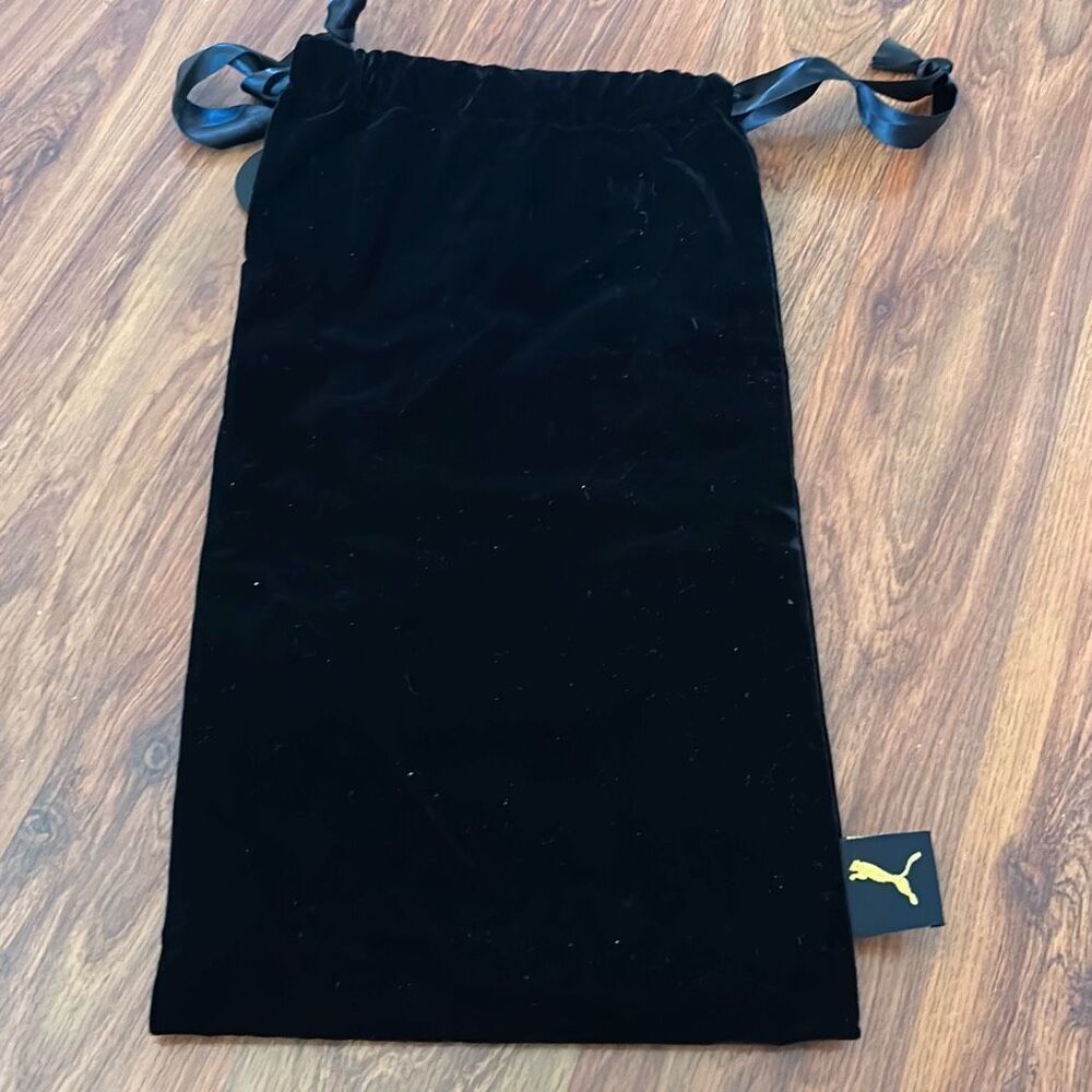 NWT Puma Black velvet Fenty drawstring shoe bag dust bag - Picture 2 of 3